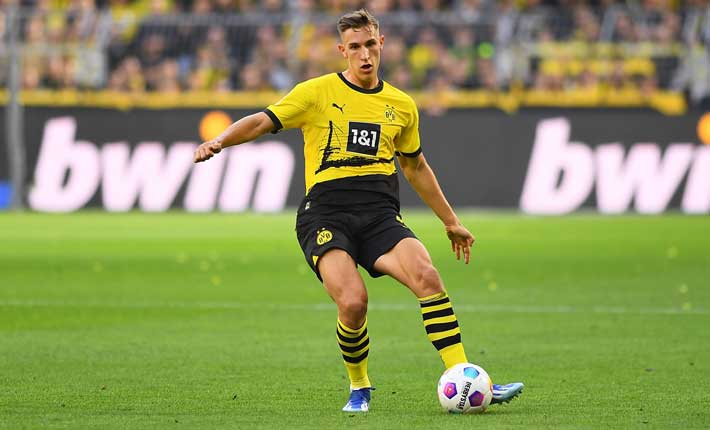 Borussia Dortmund aiming to keep pace with Bundesliga league leaders