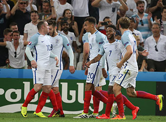 England to cruise past Lithuania