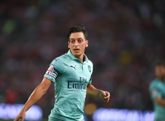 Arsenal to ease to victory over Qarabag